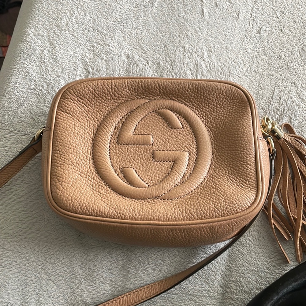 AUTHENTIC Gucci Camera Bag. Crossbody. Taupe.